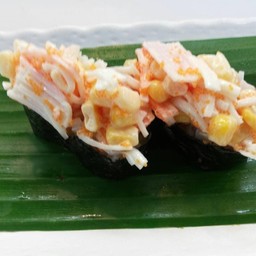 No.40 ข้าวปั้นหน้าสลัดปูอัด