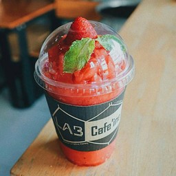 สตอเบอร์รี่ เฟรปเป้