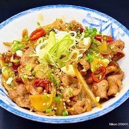 No.109 ข้าวหน้าหมูผัดซีอิ๊ว+ซุป