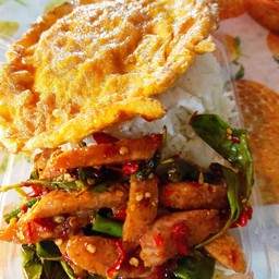 กระเพราแหนม+ข้าวสวย+ไข่เจียว