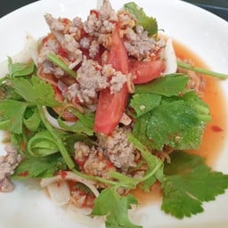 ยำมาม่าหมูสับ