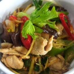 ไก่ผัดขิง