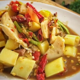 ส้มตำ ปลาร้า หน่อไม้ หมูยอ