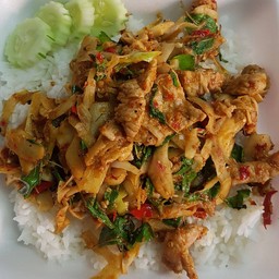 ขี้เมาหมูหน่อไม้ดองราดข้าว