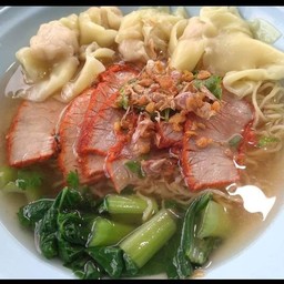 บะหมี่เกี้ยวเนื้อแดง