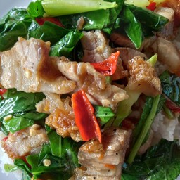 คะน้าหมูกรอบราดข้าวธรรมดา