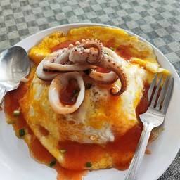 ข้าวไข่ข้นปลาหมึก