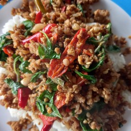 ผัดกะเพราหมูสับราดข้าวพิเศษ