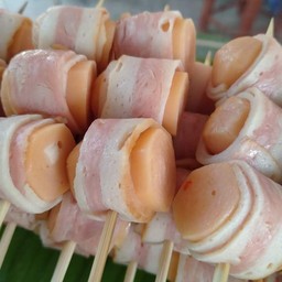 ไส้กรอกชีสพันเบคอน