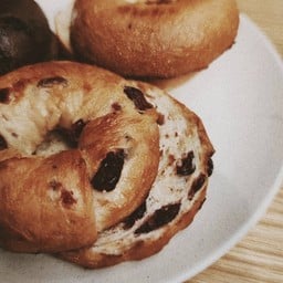 Cranberry Bagel (เบเกิลแครนเบอร์รี่)