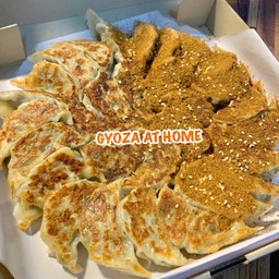 เกี๊ยวซ่าทอดน้ำ 30 ชิ้น (ครึ่งหน้า)