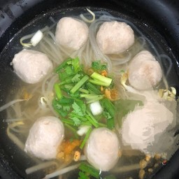 ลูกชิ้นเนื้อน้ำใส