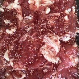 สามชั้นหมักงา