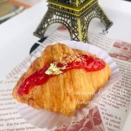 ครัวซองต์ สตอเบอรี่คัสตาร์ด