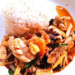 พริกแกงราดข้าว