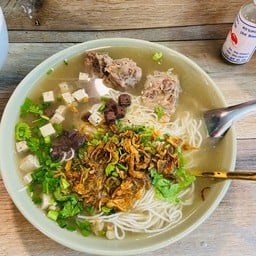 ก๋วยจั๊บกระดูกหมู