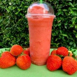 สตอเบอร์รี่โยเกริ์ต ปั่น(20ออนซ์)