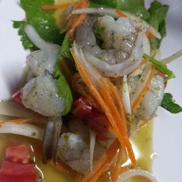 ยำกุ้งสด
