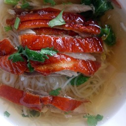 เส้นเล็กก๋วยเตี๋ยวเป็ดย่าง