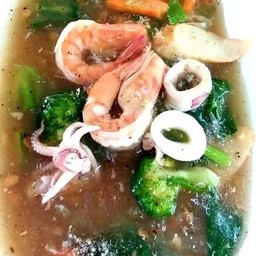 ราดหน้าทะเล