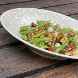 ผัดถั่วแขก 2 สหาย  (ไชโป้ว,กระเทียมดอง)