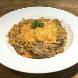 มาม่า ผัด แล็ปชีส