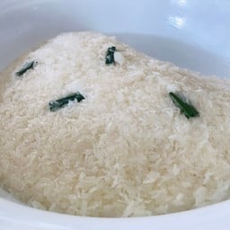 ยอดทอง ข้าวเหนียวมะม่วง So Street