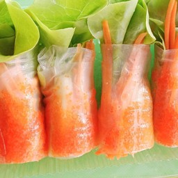 สลัดโรลไข่กุ้ง