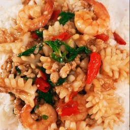 ข้าวกระเพรารวมมิตร
