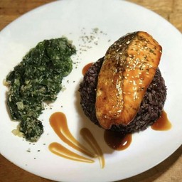 ข้าวหน้าปลาแซลมอน