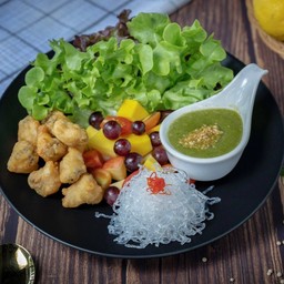 สลัดปลากะพงเส้นแก้ว ซอสซีฟู๊ด