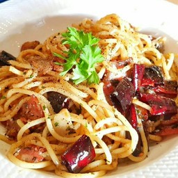 สปาเกตตี พริกแห้ง เบคอน