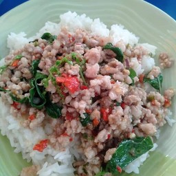ข้าวกะเพราหมูสับวุ้นเส้นเต้าหู้