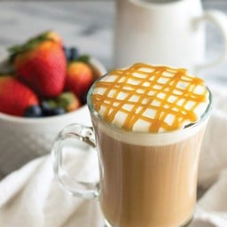 คาราเมลมัคคิอาโต้ ร้อน