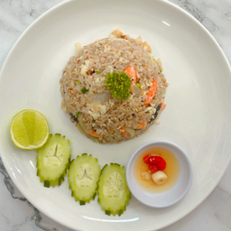 ข้าวผัดแซลม่อน