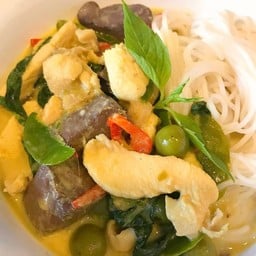 ขนมจีนแกงเขียวหวานไก่