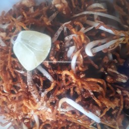 หมี่กรอบผัดไท