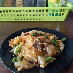 เส้นใหญ่ผัดขี้เมา