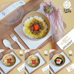 ข้าวปั้นสาหร่ายไข่กุ้ง  (ทูน่า-มาโย)