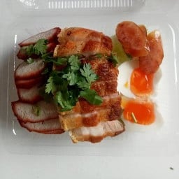 ครัวป้าอี๊ด ข้างหอนาฬิกา