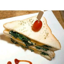 แซนวิชผักโขมเบคอน + ชีส