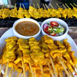 หมูสะเต๊ะพ่อแม่ลูก (ขายเฉพาะเสาร์-อาทิตย์) 1