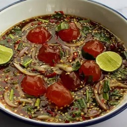 ยำไข่แดงเค็ม