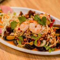 ยำไข่เยี่ยวม้าทรงเครื่อง