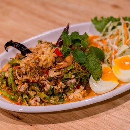 ยำถั่วพลูกุ้งหมึก