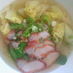 เกี้ยวน้ำหมูแดง