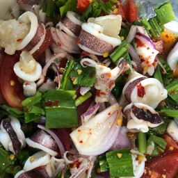 ยำหมึกไข่