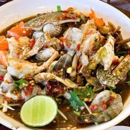 ยำแซ่บ