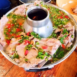เล้งแซ่บชุดใหญ่ ใกล้ร้านน้ำผึ้งมะนาว หันหน้าเข้าเซเว่นเลี้ยวซ้าย