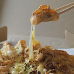 เกี๊ยวซ่าทอด stupid Fries และ เฟรนฟรายราดชีส สาขาตลาดรังสิต  Rangsit market